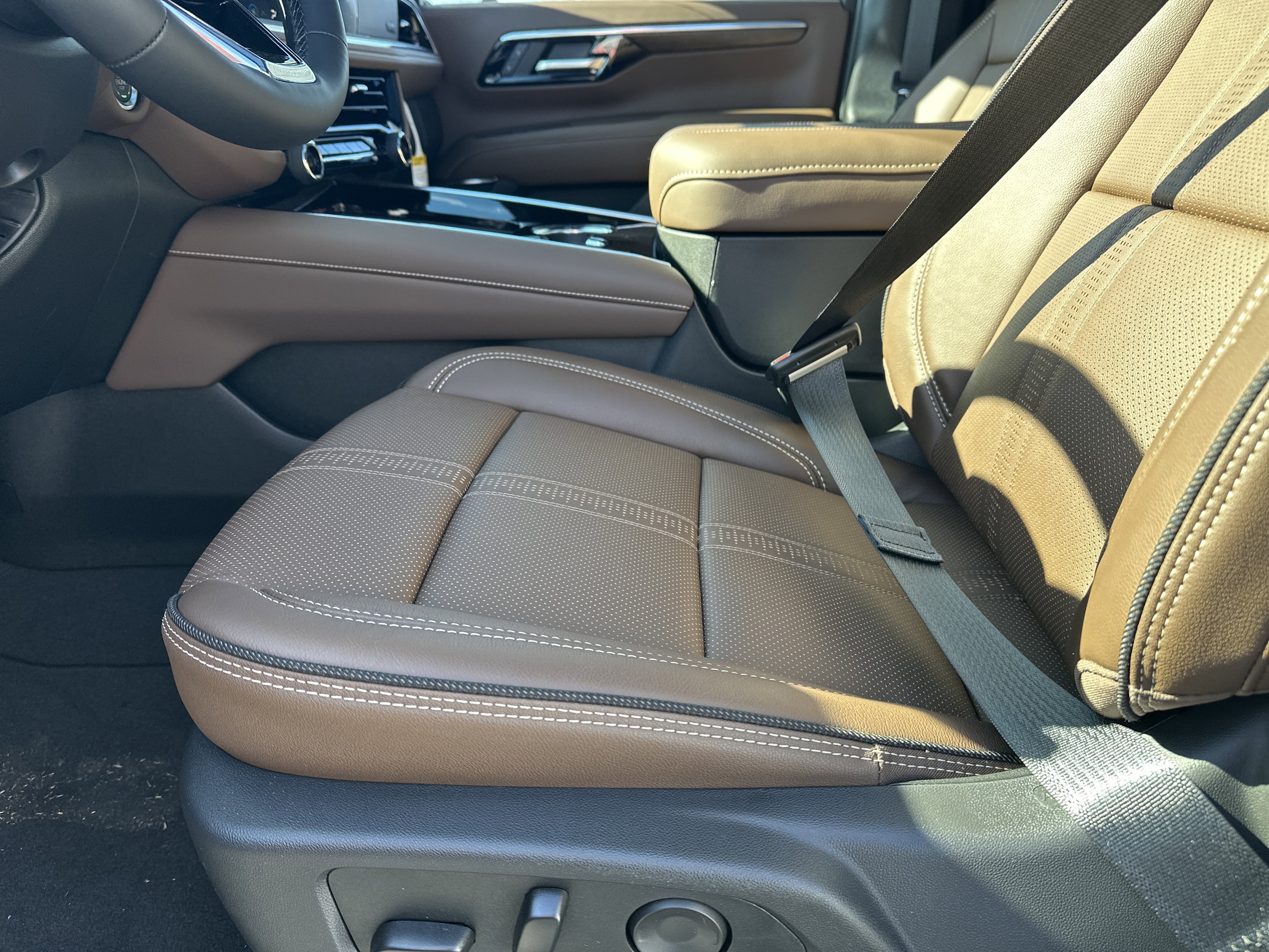 2026 Chevrolet Suburban High Country - Photo 10