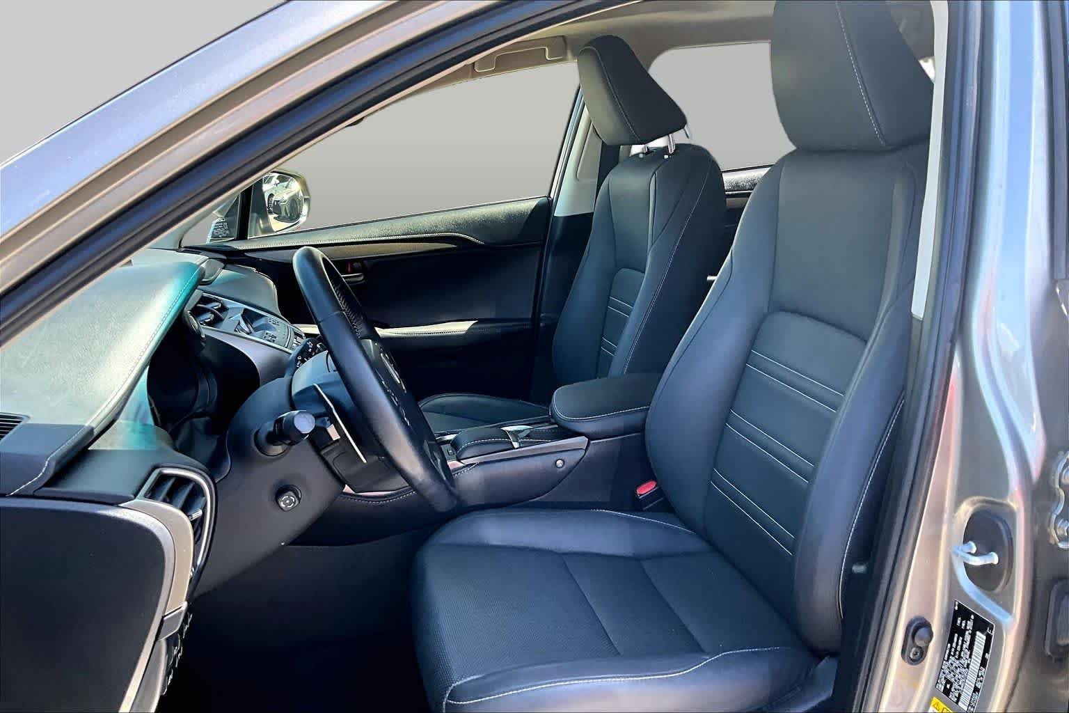 Used 2019 Atomic Silver Lexus  image 8