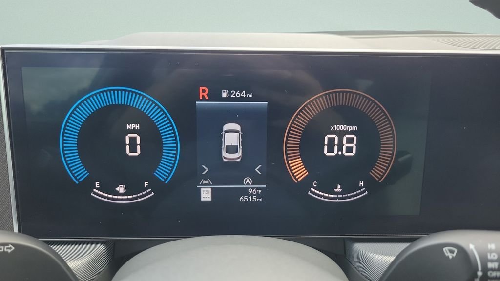 Certified Used 2025 White Hyundai SE image 22