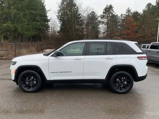 New 2026 Bright White Clearcoat Jeep Altitude image 2