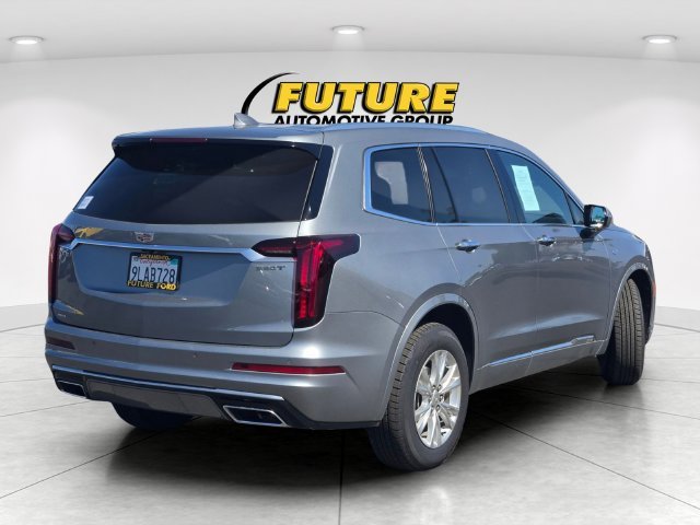 Used 2024 Silver Cadillac Luxury image 4