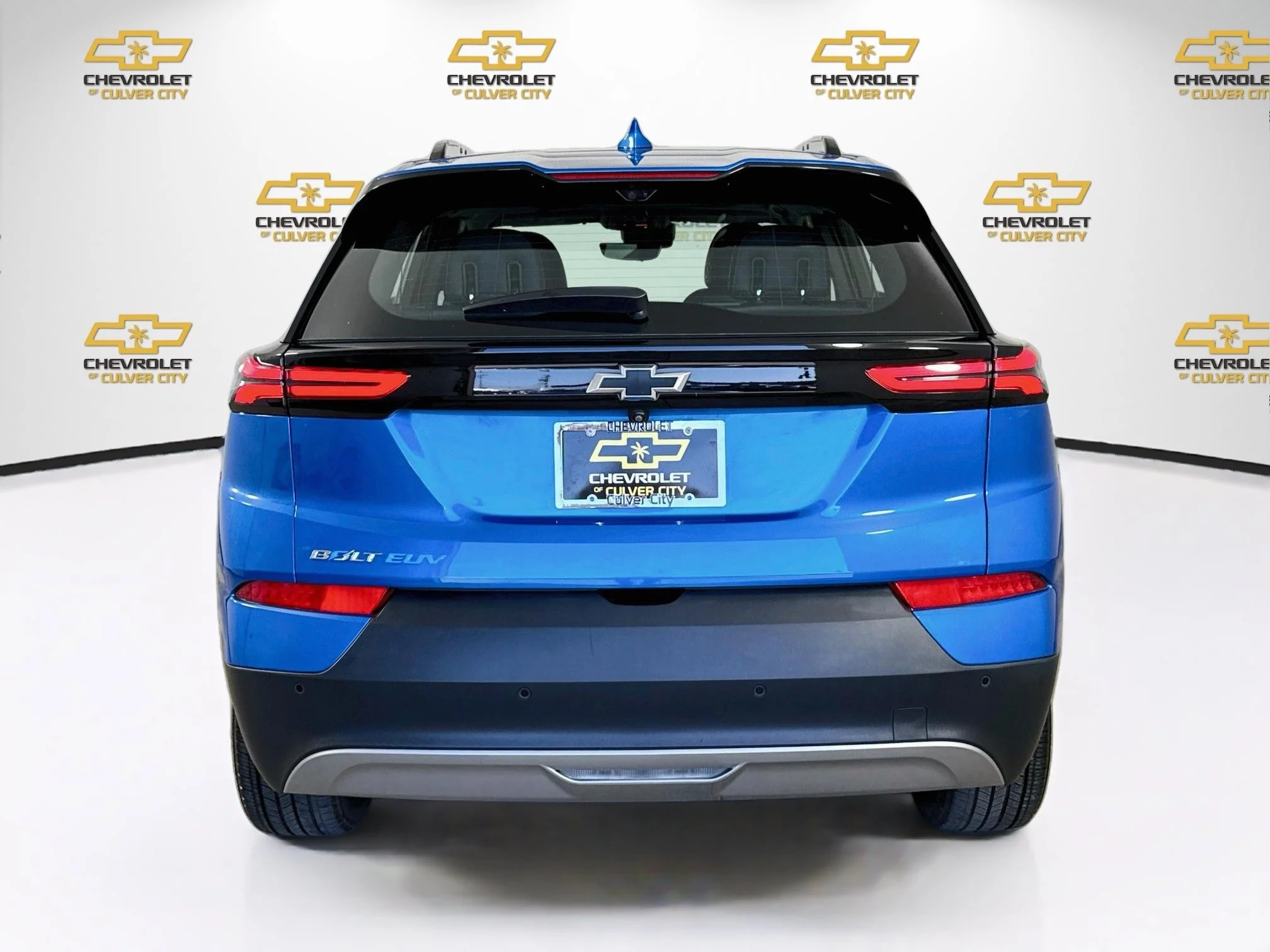Used 2023 Bright Blue Metallic Chevrolet Premier image 7