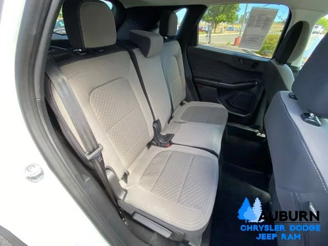 Used 2022 White Ford SE image 11