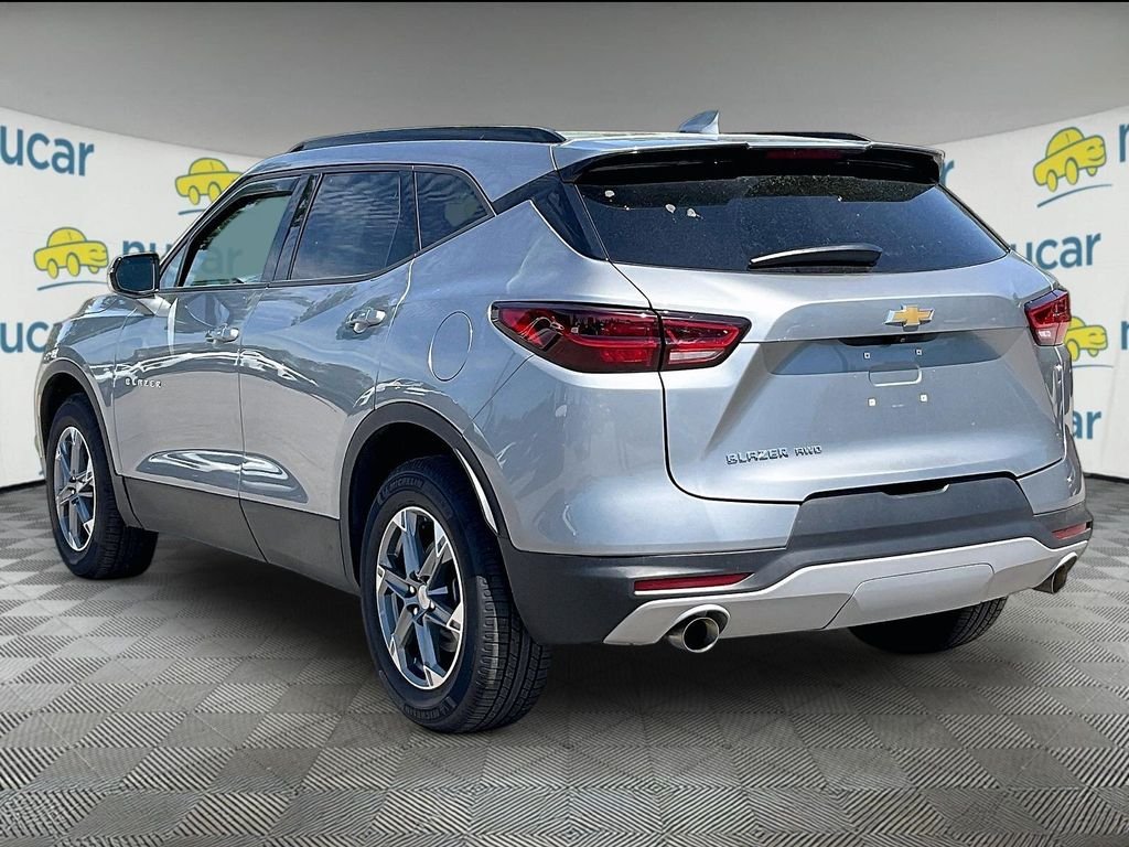 Used 2023 Gray Chevrolet LT image 4