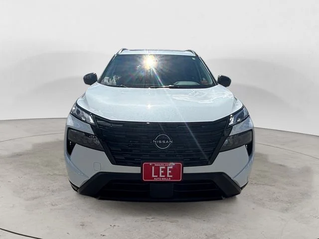 New 2026 Everest White Pearl Tricoat Nissan Dark Armor image 9