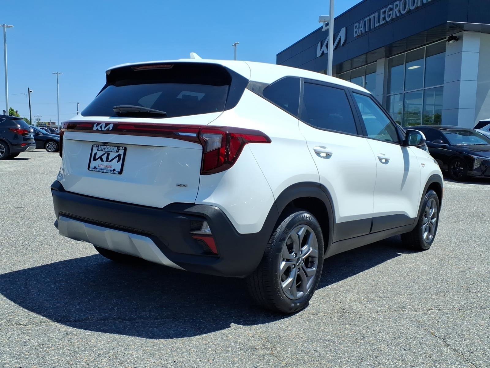 Certified Used 2024 Snow White Pearl Kia LX image 23
