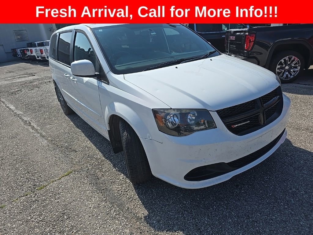 Used 2015 White Dodge SE Plus image 1
