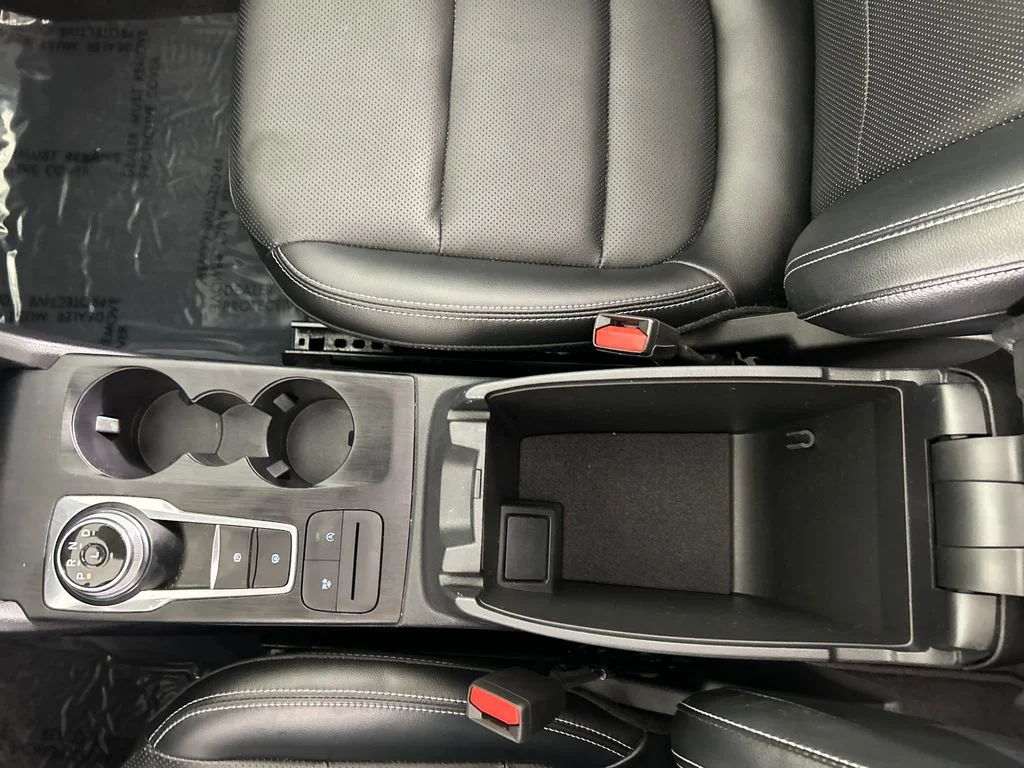 Used 2022 Gray Ford SEL image 15