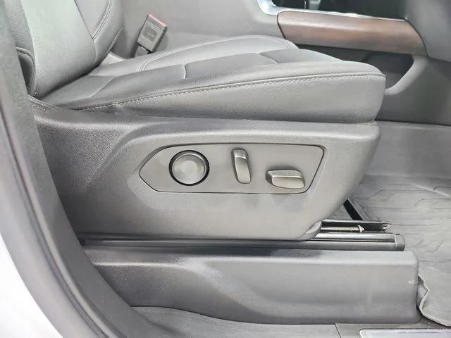 Used 2023 White GMC SLT image 42