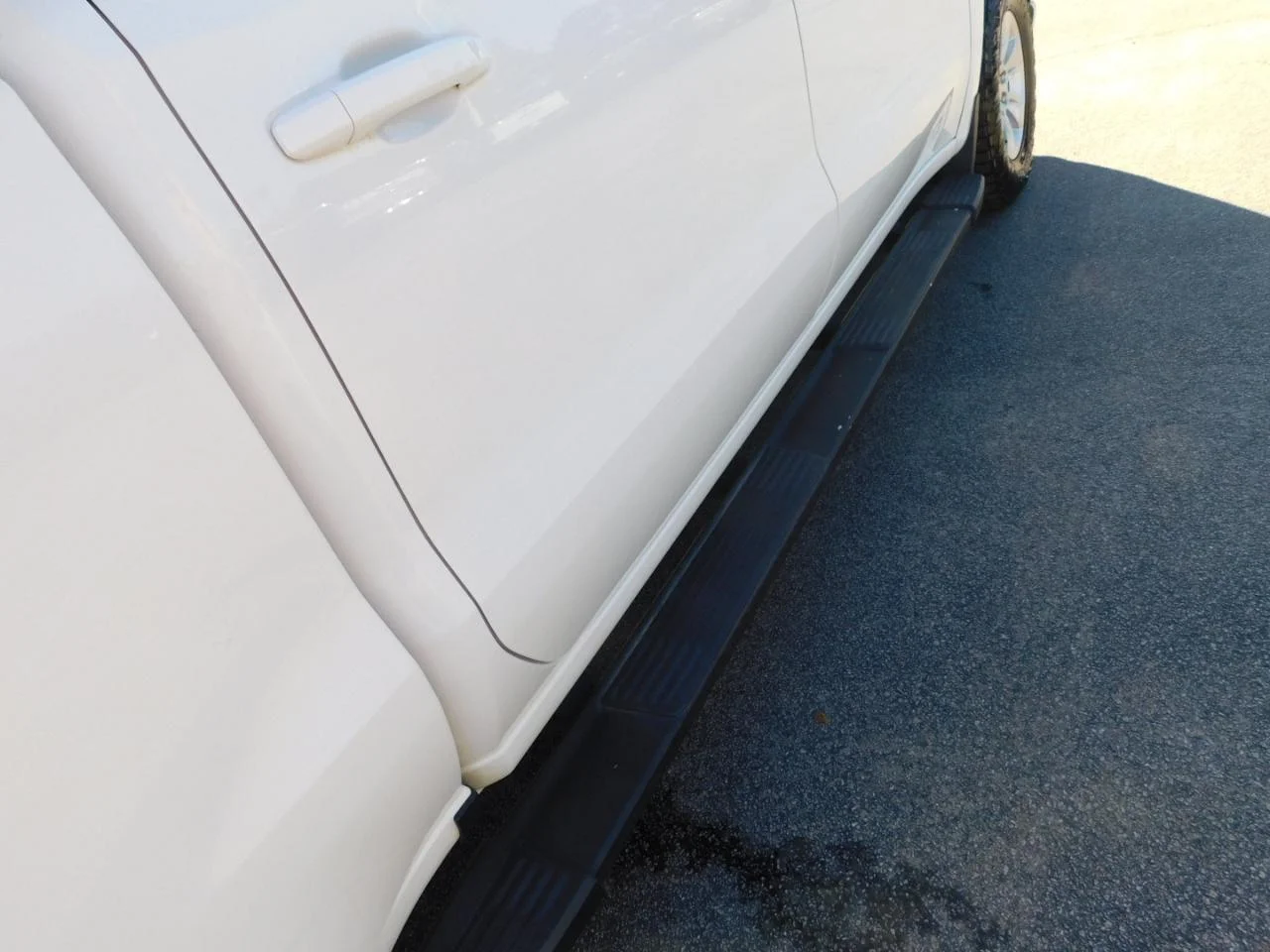 Used 2022 White Chevrolet 4WD CREW CAB 147 in LT W/1L image 11