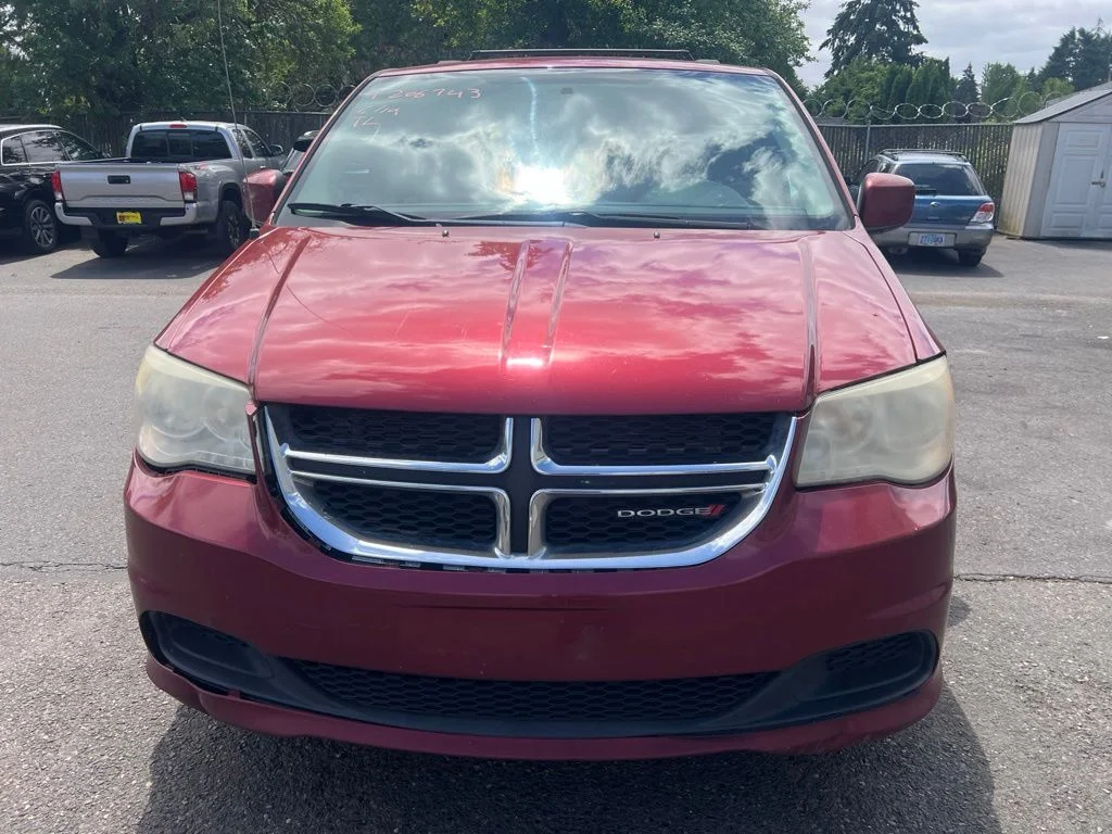 Used 2014 Red Dodge SXT image 3