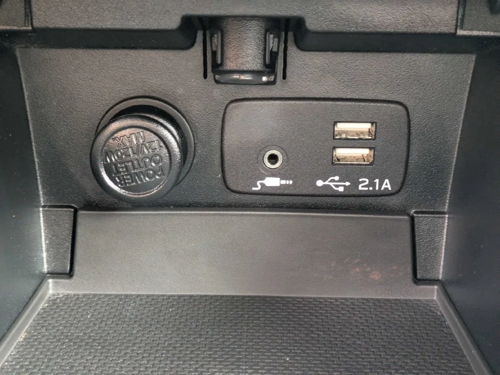 Used 2019 White Subaru 2.5i image 25