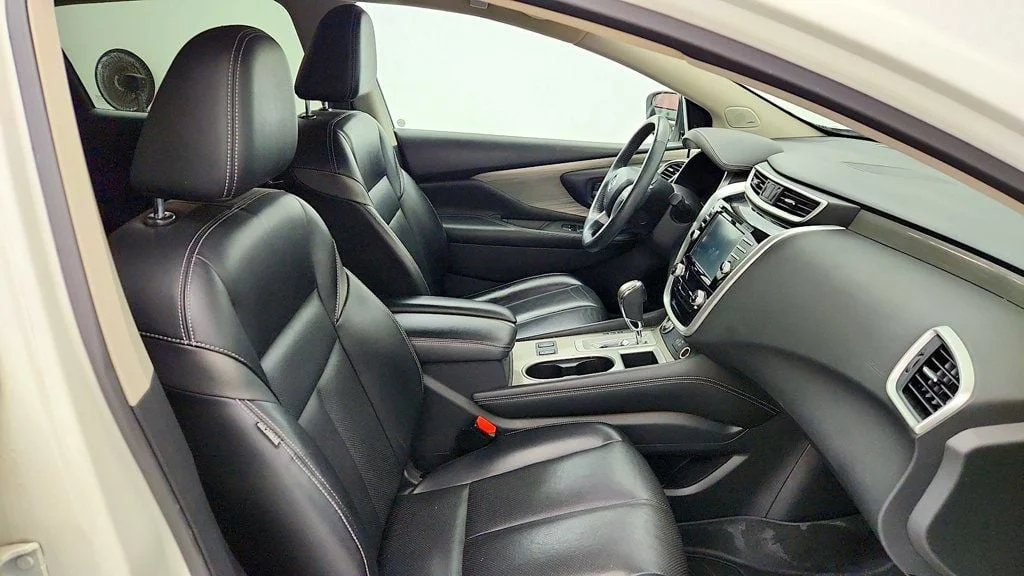Used 2018 Pearl White Nissan AWD SL image 23