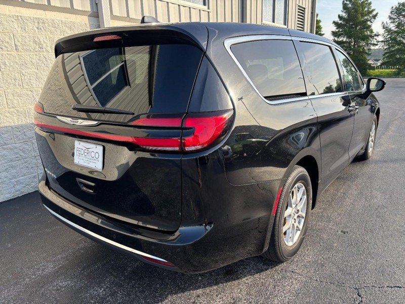 Used 2024 Diamond Black Crystal Pearlcoat Chrysler Touring L FWD image 3