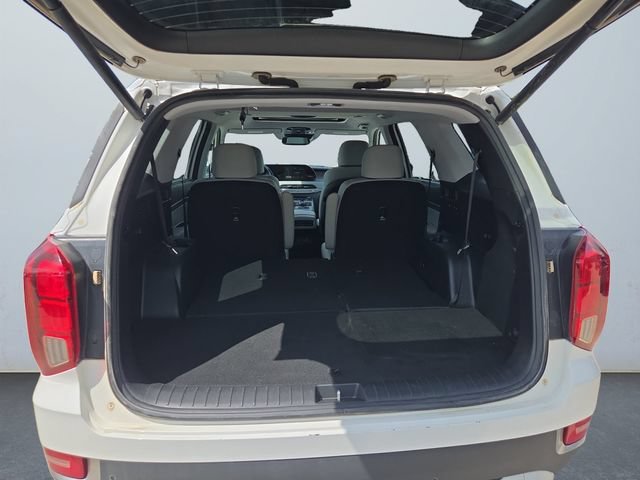 Used 2020 Hyper White Hyundai SEL image 14