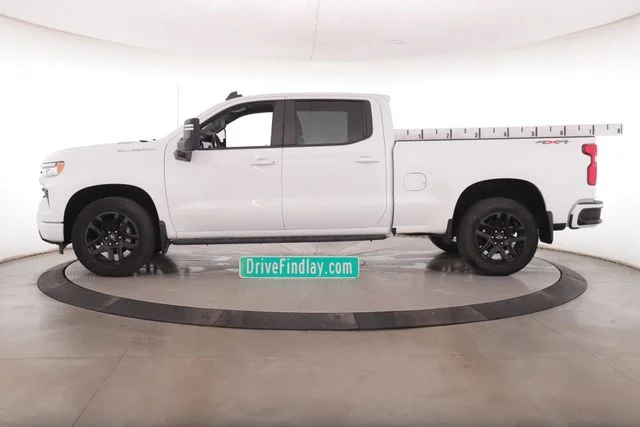 Used 2024 White Chevrolet RST image 9