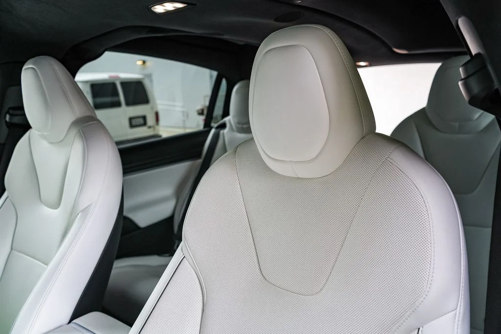 Used 2022 White Tesla Plaid image 22