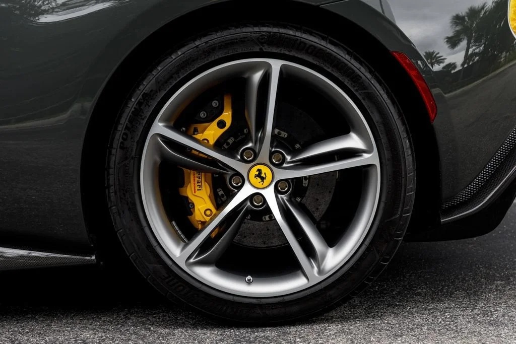 Used 2022 Grigio Scuro Ferrari  image 39