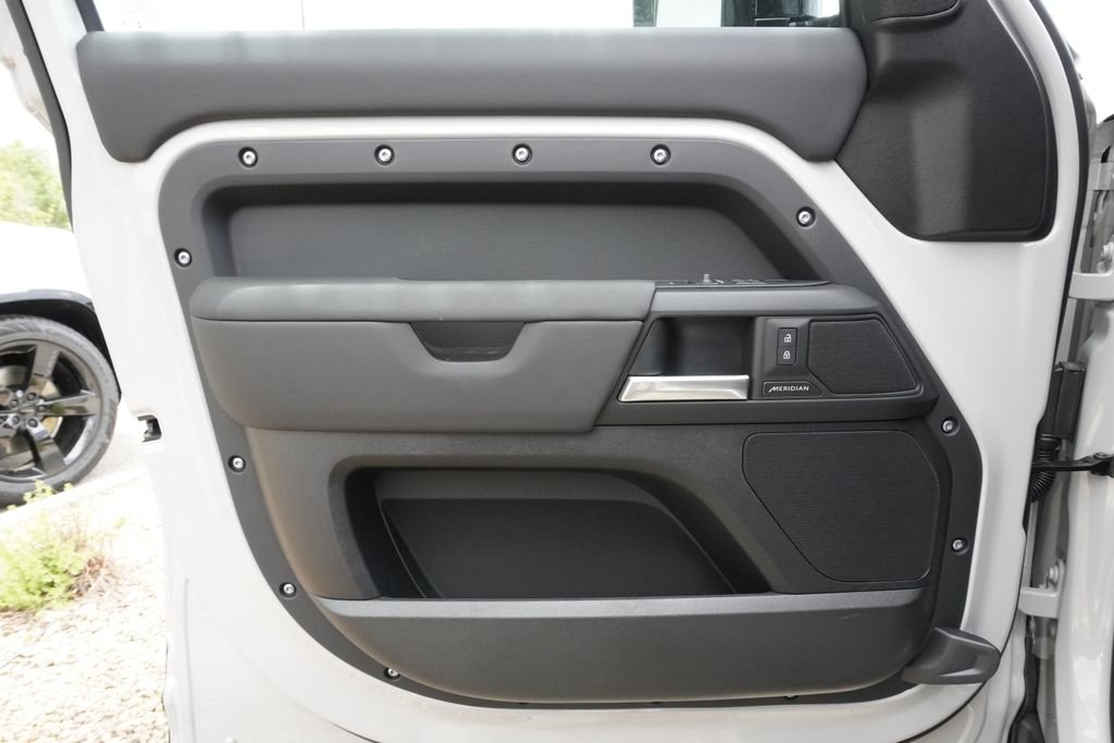 New 2026 Borasco Grey Land Rover S image 17