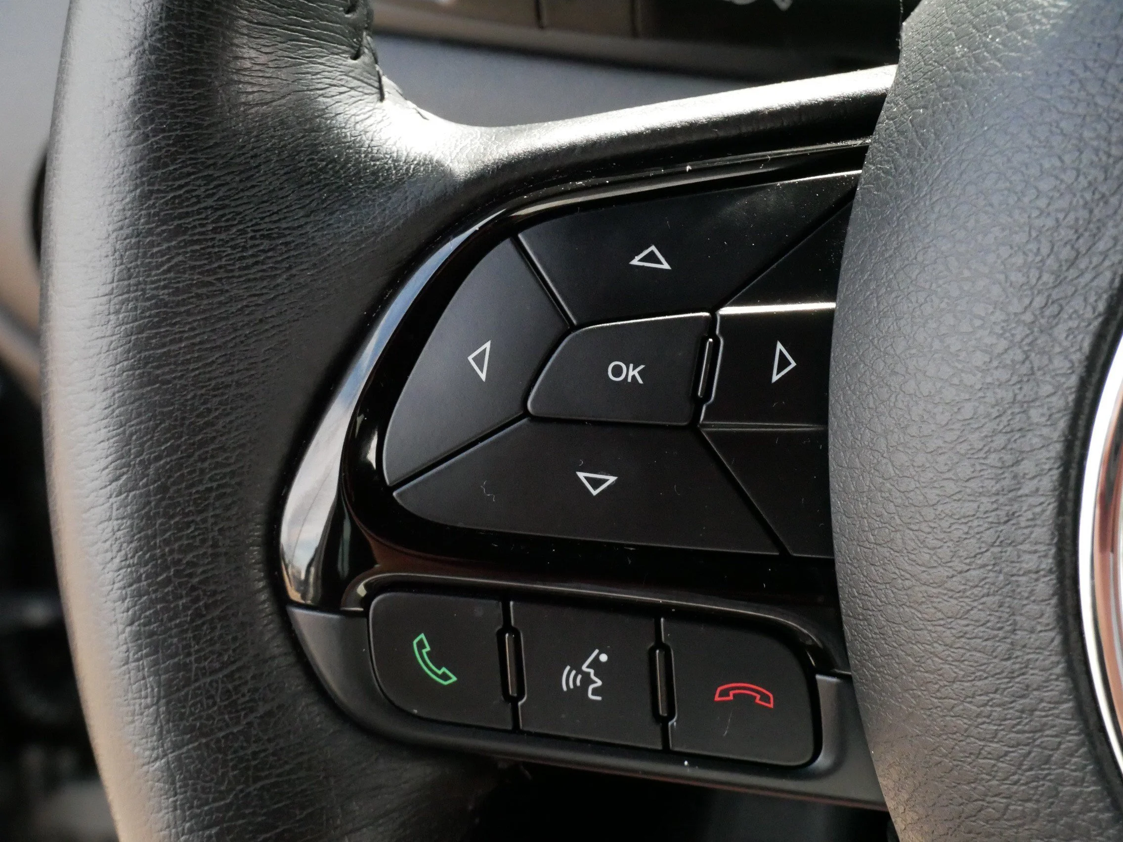 Used 2022 Sting-Gray Clearcoat Jeep Altitude image 25
