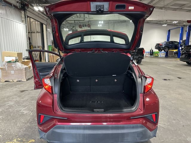 Certified Used 2018 Pearl Toyota XLE image 25