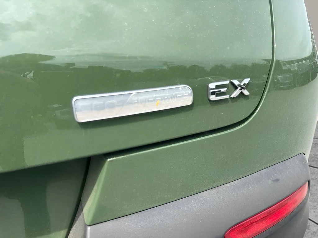 Used 2020 Green Kia EX image 31