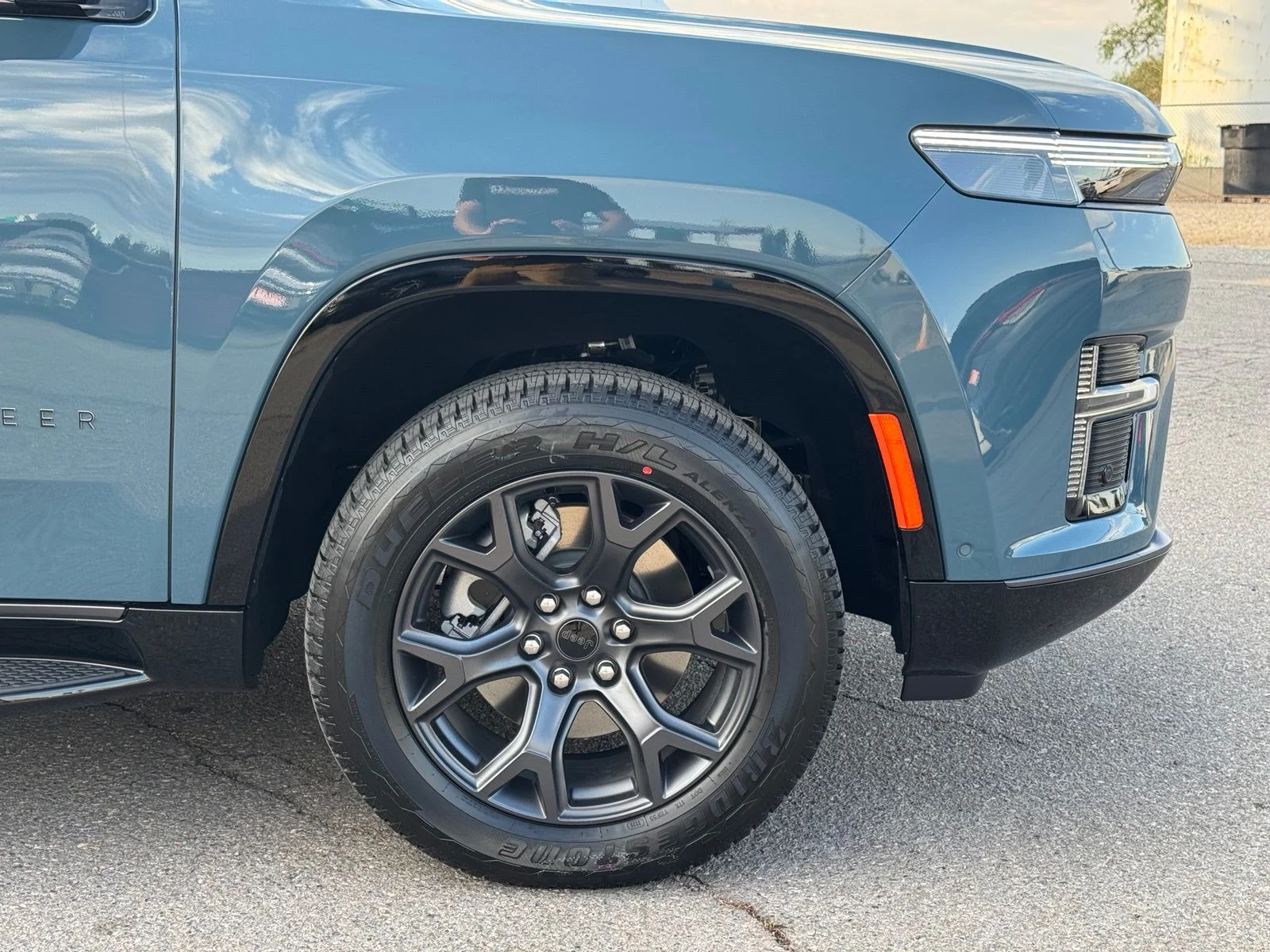 New 2026 Steel Blue Exterior Paint Jeep Limited Altitude image 3