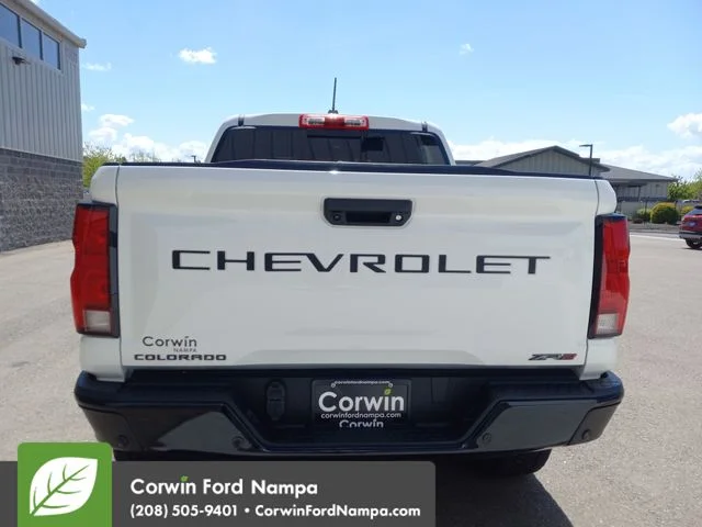 Used 2025 White Chevrolet ZR2 image 4