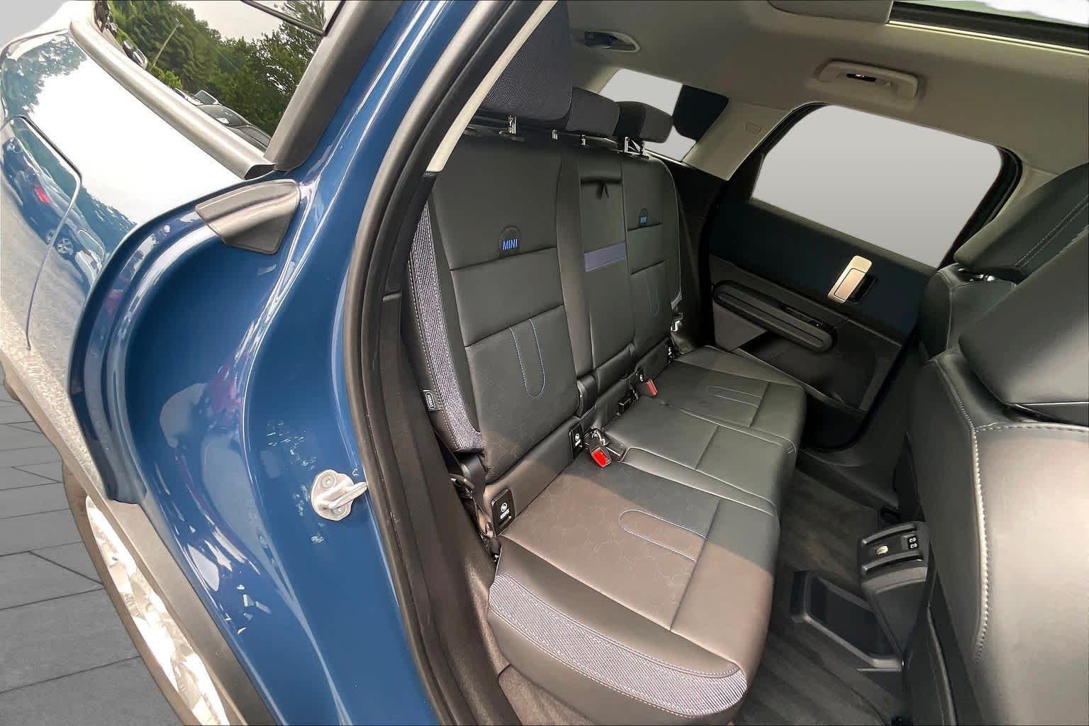 Used 2025 Indigo Sunset Blue Metallic MINI SE image 16