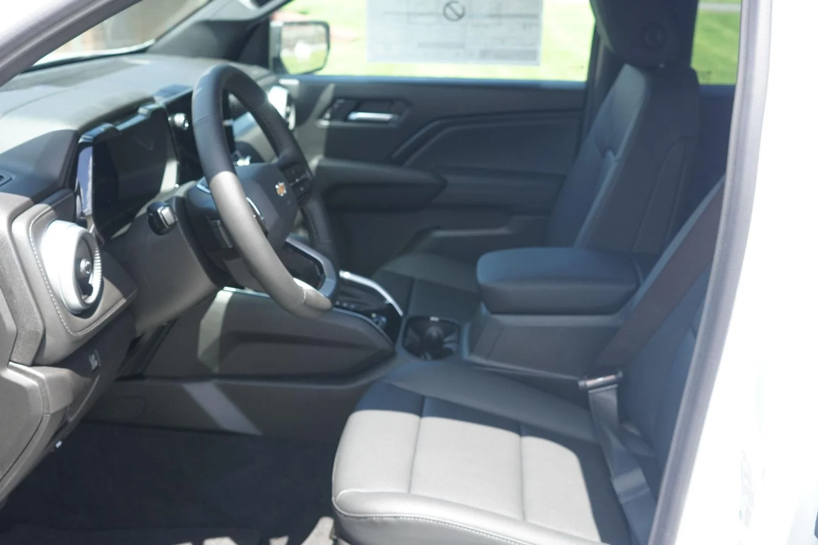 2026 Chevrolet Colorado LT - Photo 25