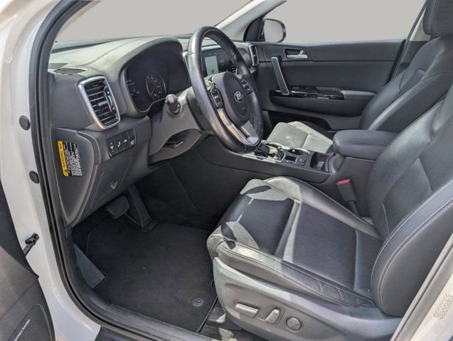 Used 2022 White Kia EX image 29