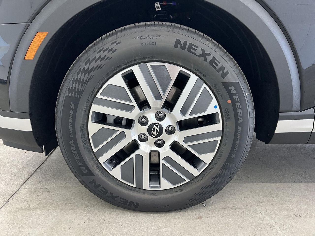 New 2027 Abyss Black Pearl Hyundai SEL 7P image 7