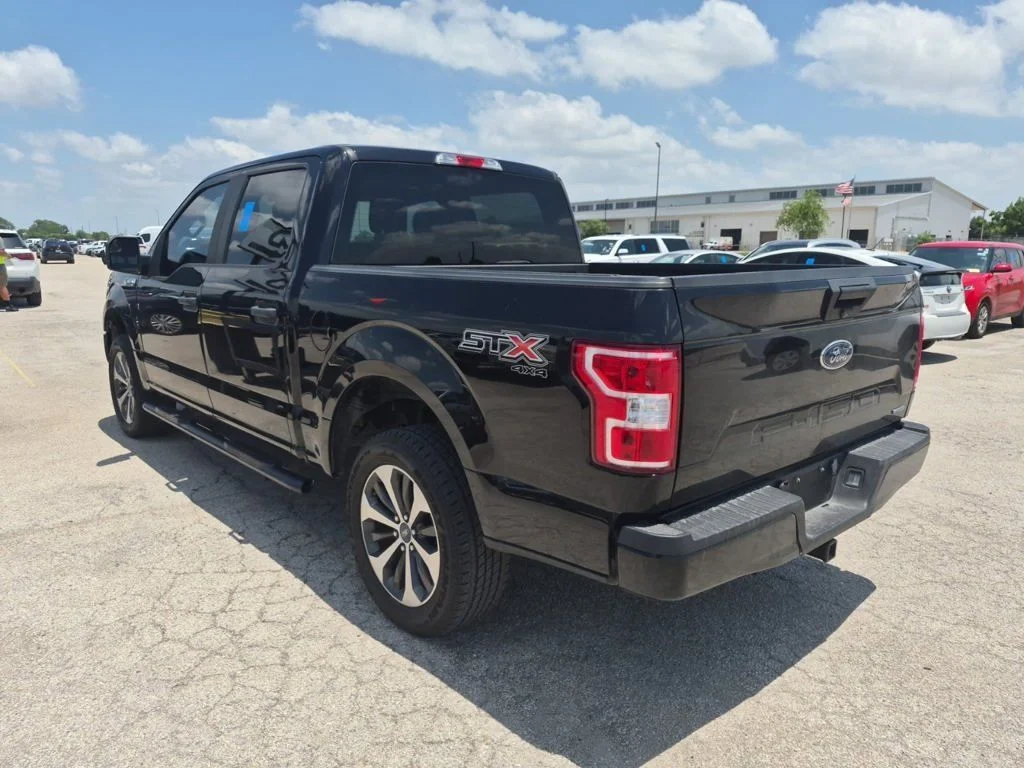 Used 2020 Black Ford XL image 5