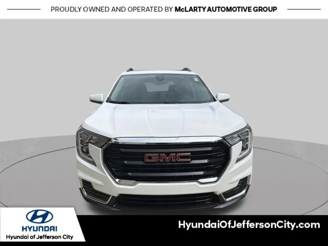 Used 2022 White GMC SLE image 8