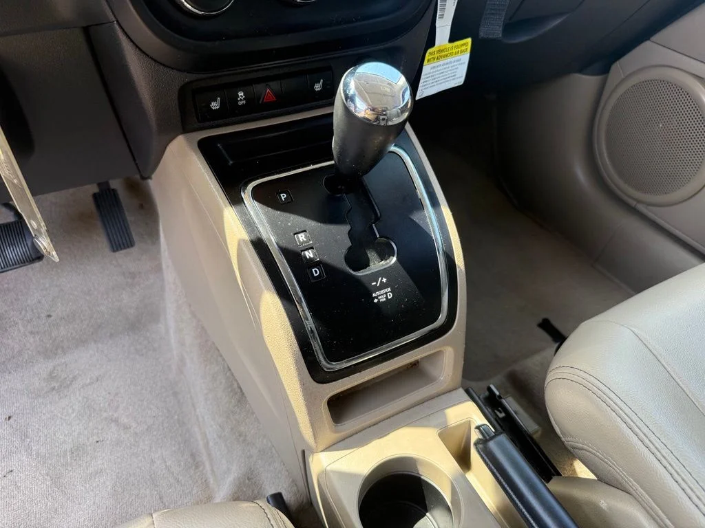 Used 2016 Deep Cherry Red Crystal Pearlcoat Jeep Latitude image 15