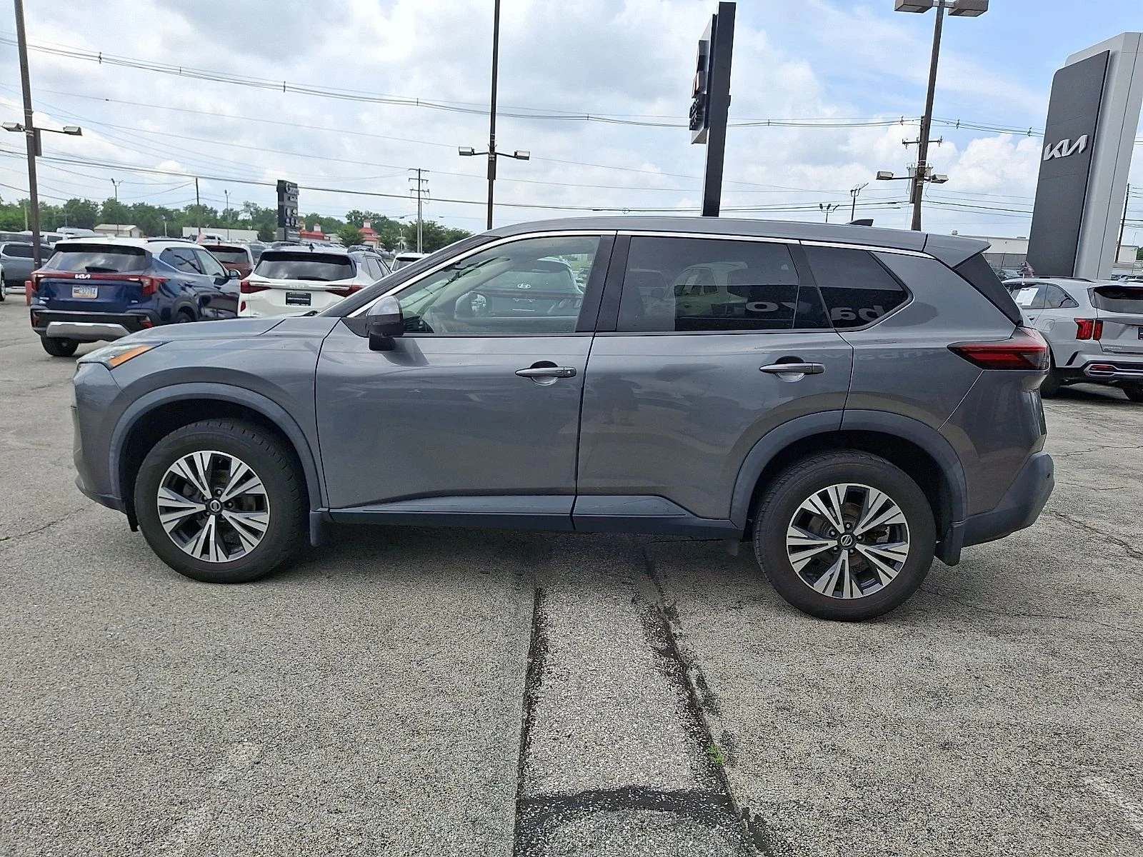 Used 2021 Gray Nissan SV image 4