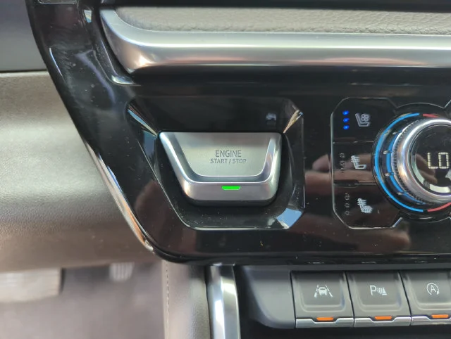 Used 2023 White GMC Denali image 45