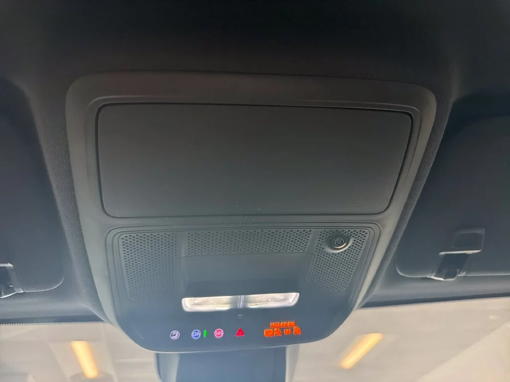 New 2027 Summit White Chevrolet LT image 15