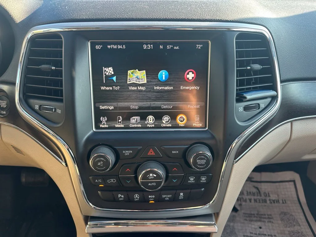 Used 2017 Velvet Jeep Limited image 12