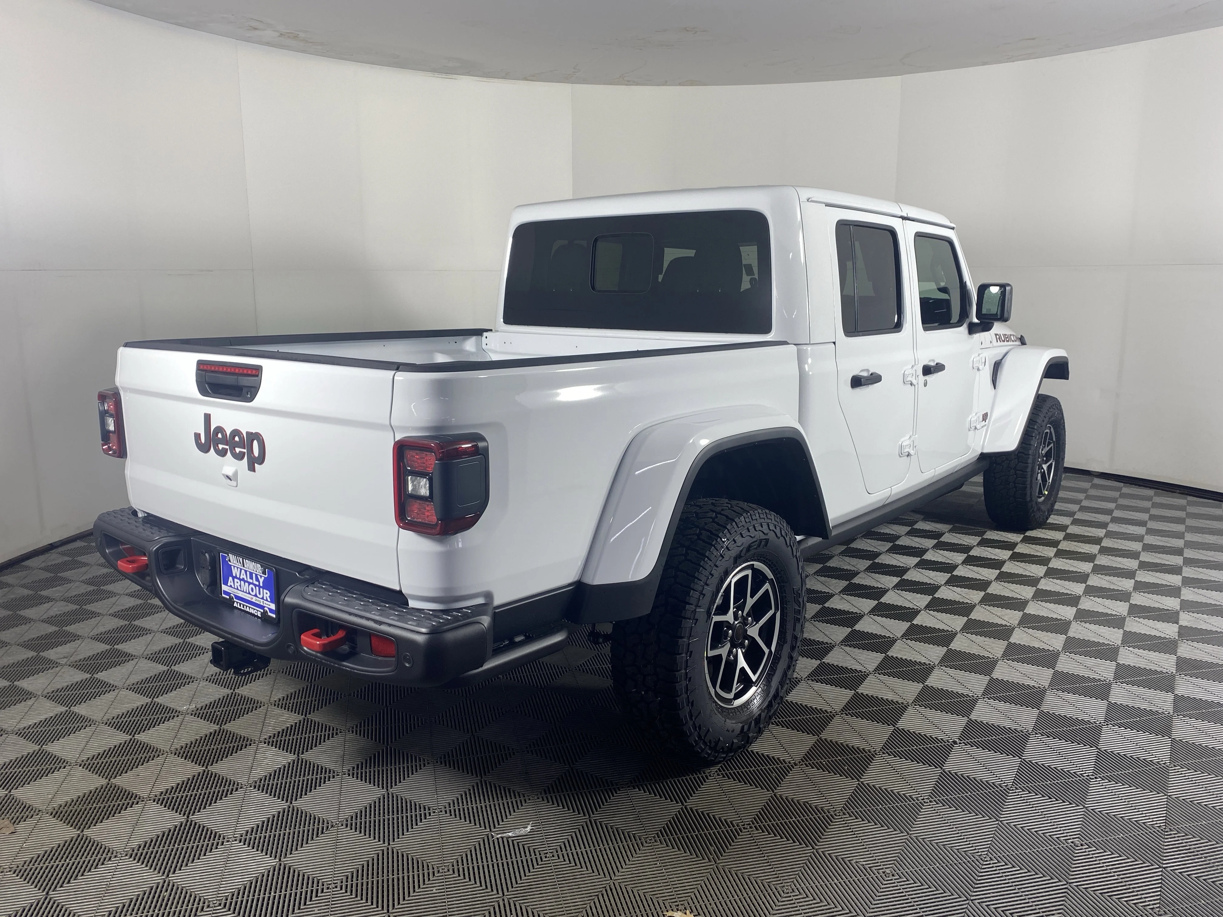 New 2026 Bright White Clear-Coat Exterior Paint Jeep Rubicon X image 7