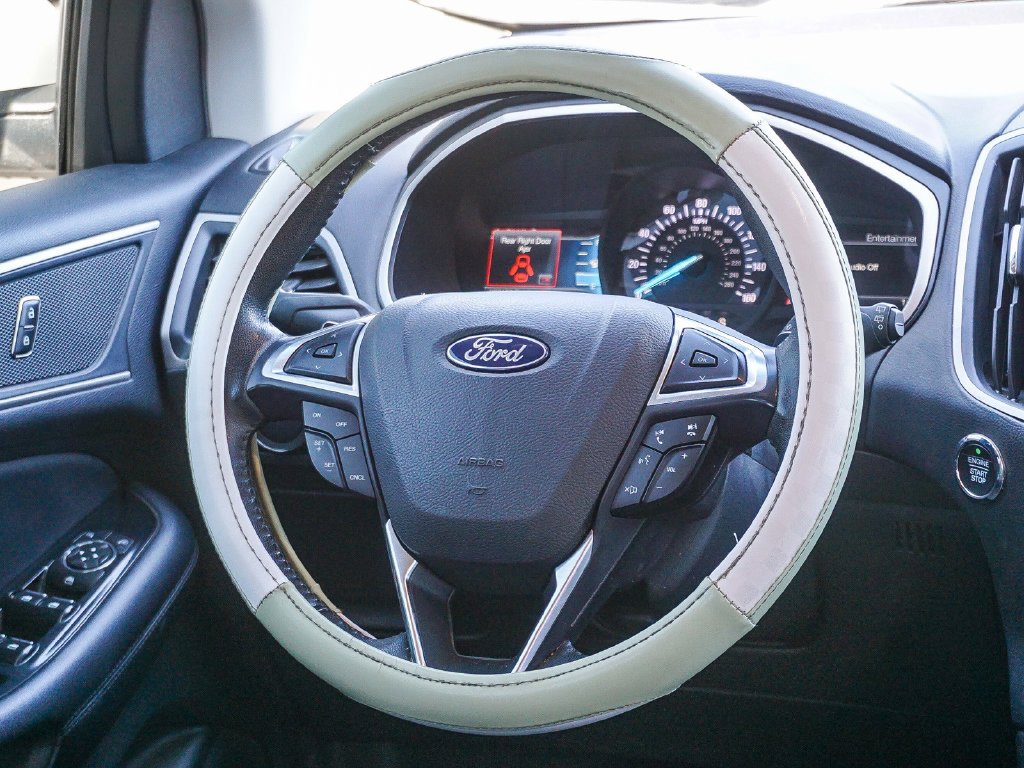 Used 2018 Oxford White Ford SEL image 17