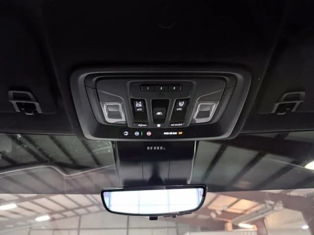 Used 2025 Silver GMC Denali Ultimate image 19