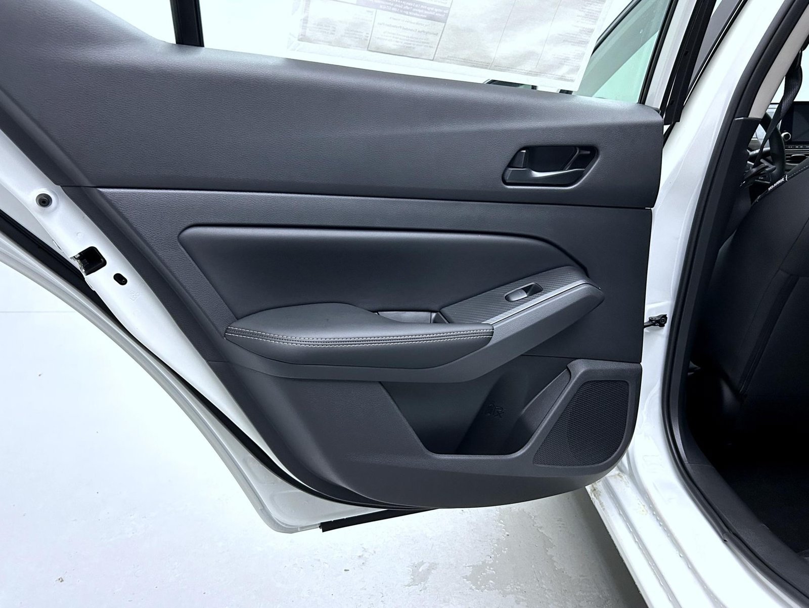 New 2026 Pearl White Nissan 2.5 SV image 21