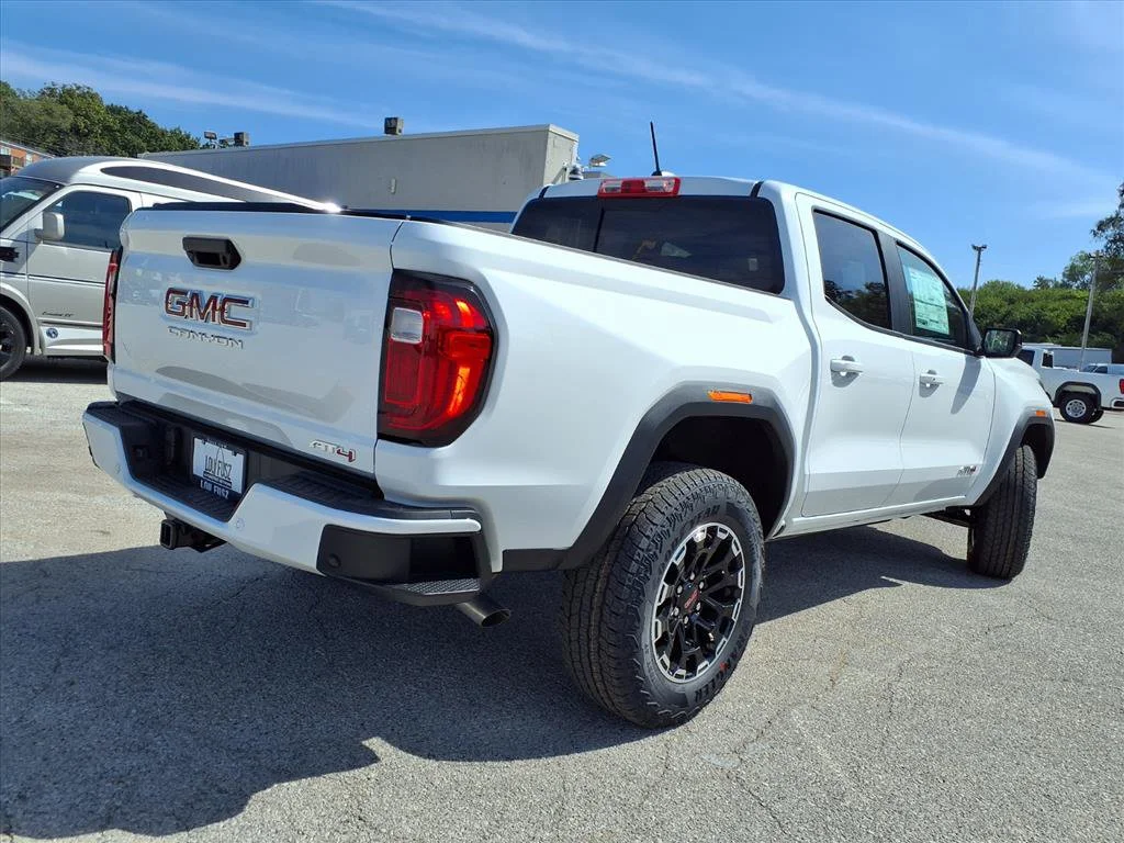 2026 GMC Canyon AT4 - Photo 21