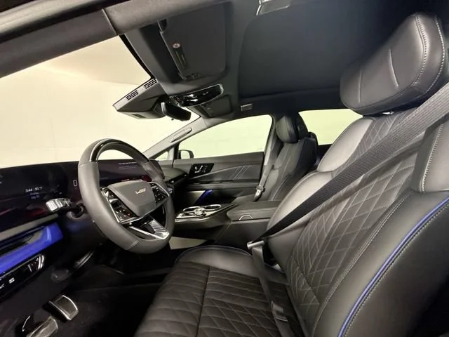 2027 Cadillac OPTIQ V-Series - Photo 6