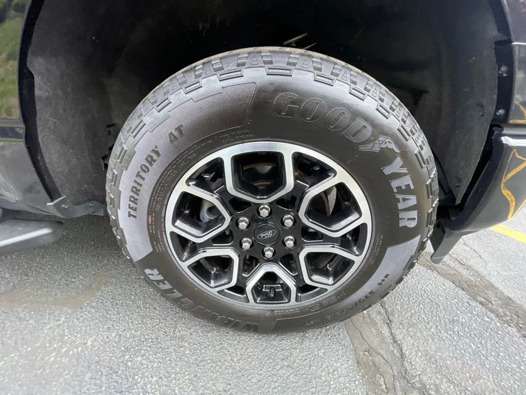 Used 2023 Black Ford XLT image 28