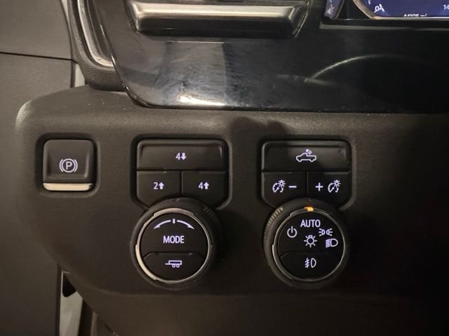 Used 2025 White Chevrolet LT image 23