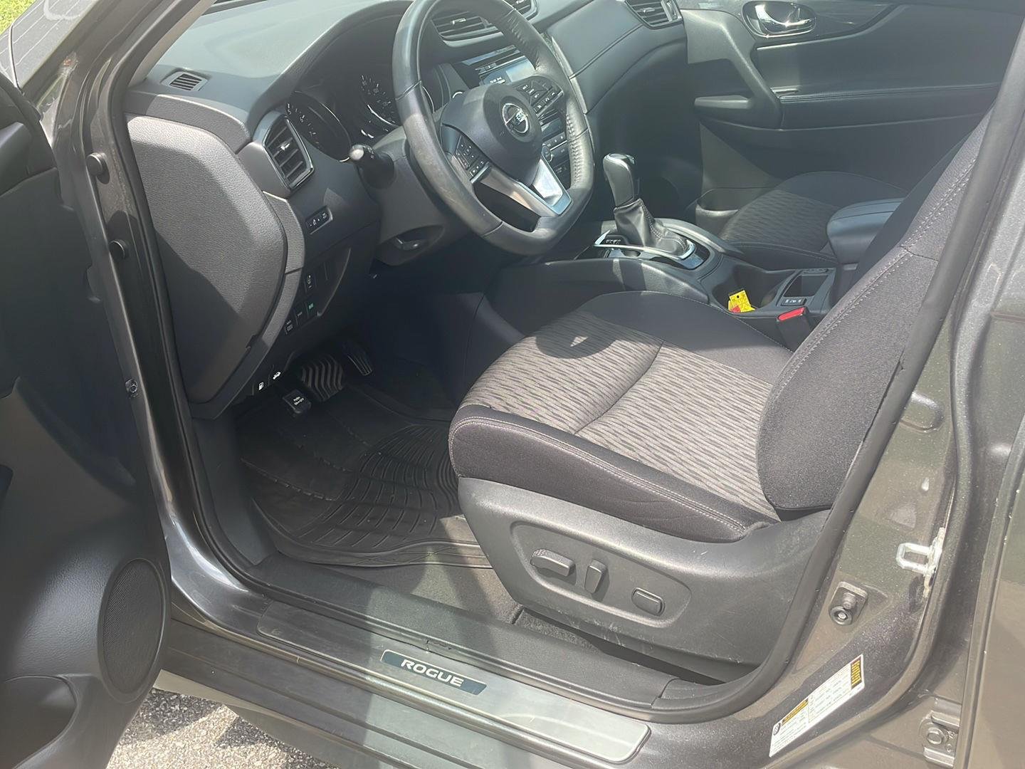 Used 2017 Gun Metallic Nissan SV image 8