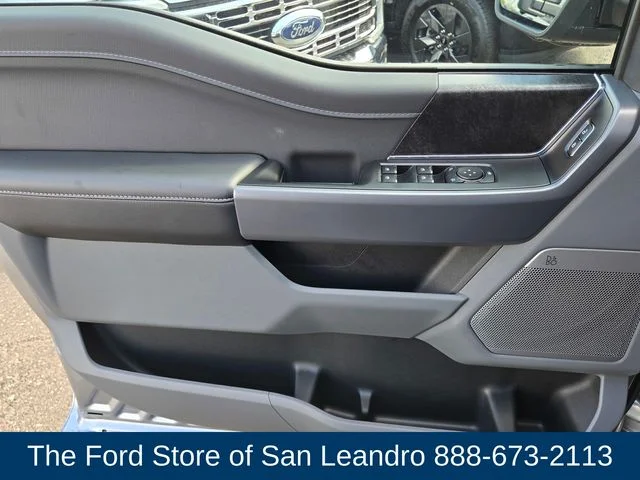 2025 Ford F-150 Lightning Flash - Photo 25