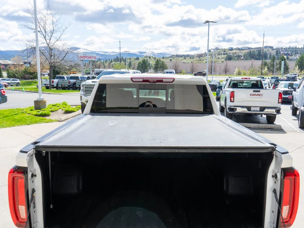 Used 2024 White GMC Denali image 38